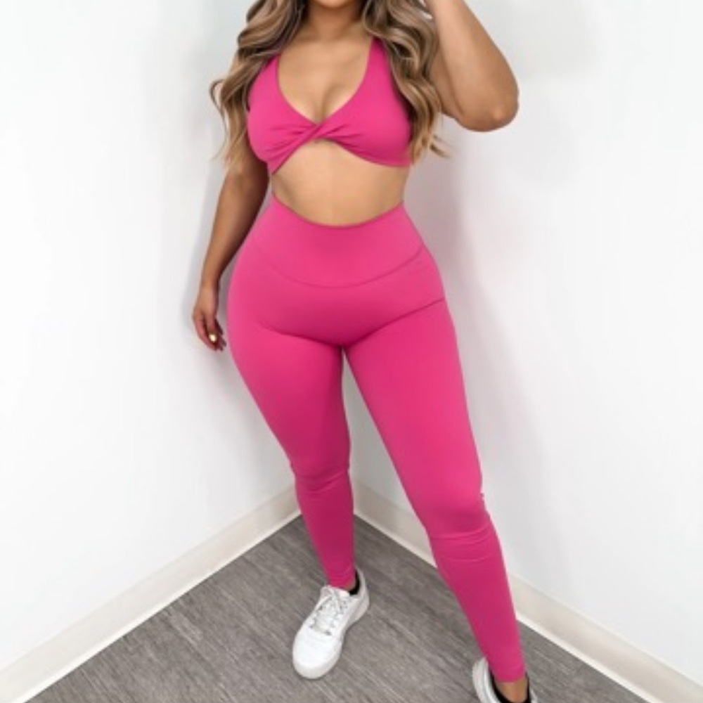 NWOT Peachy Bunz 2pc Workout Set Leggings and Sports Bra Bundle Pink Sz XS